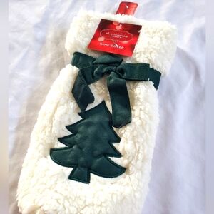 White Wine Cover with Pine Tree Design